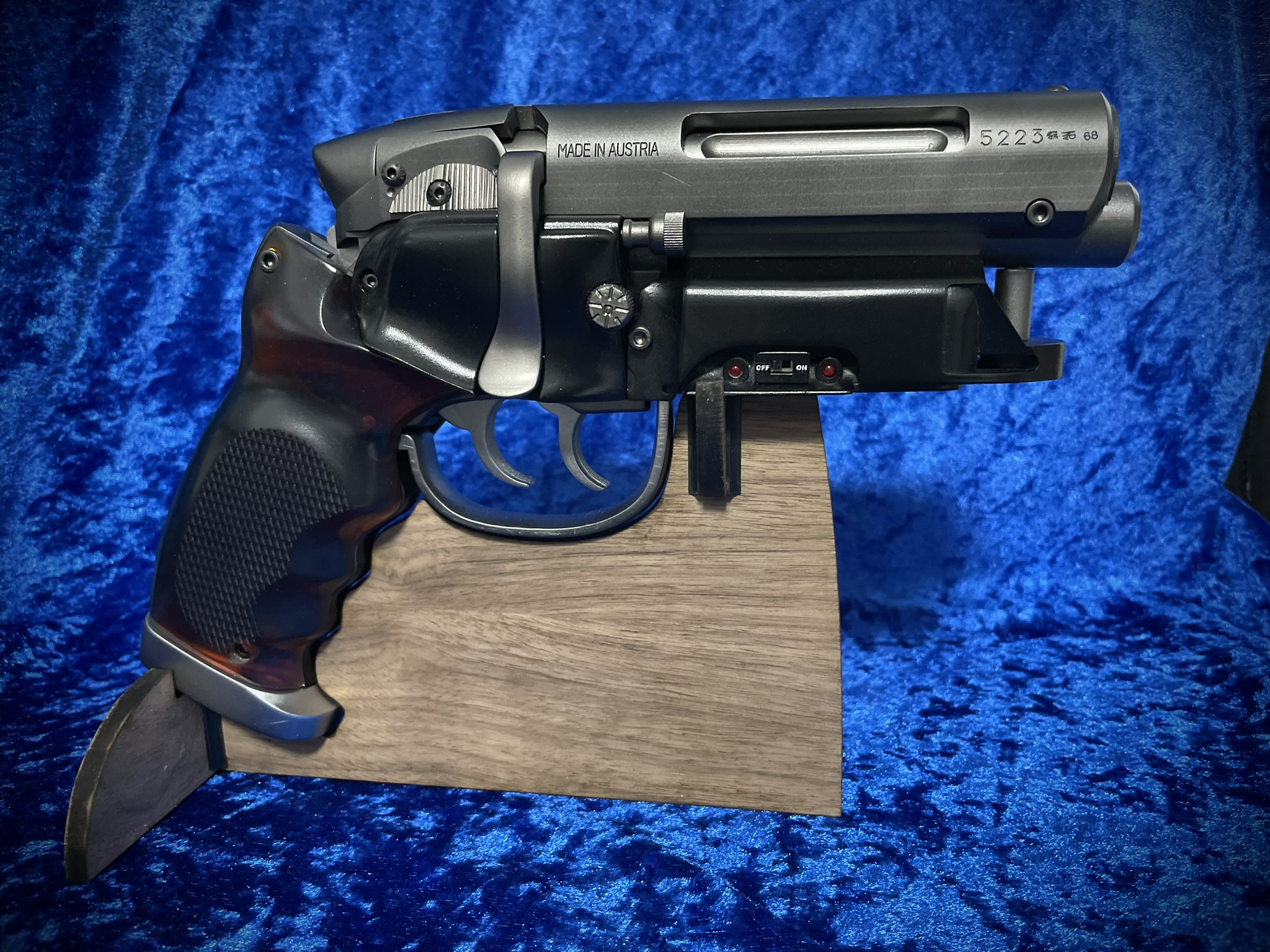 Blade Runner Blaster Stand
